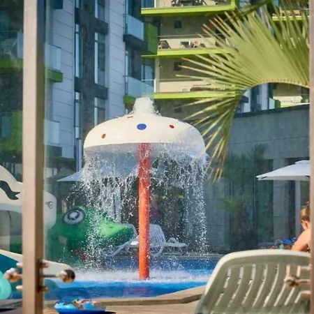 Apartment Luxury Front Promenada Pool & Prima Linie La Mare
