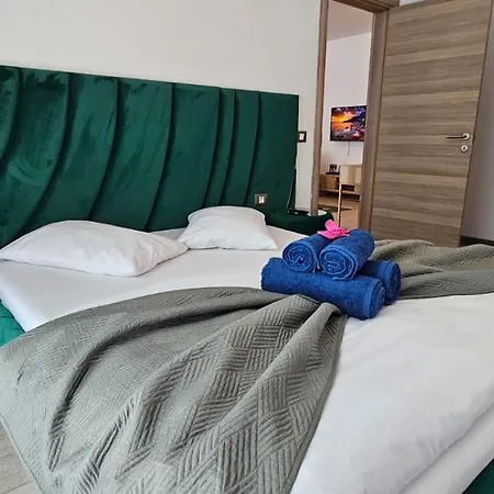 Apartment Luxury Front Promenada Pool & Prima Linie La Mare Navodari